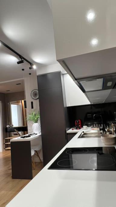 Center Thebeeapartment, Myslym Shyri Apartamento