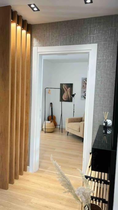 Center Thebeeapartment, Myslym Shyri Apartamento *