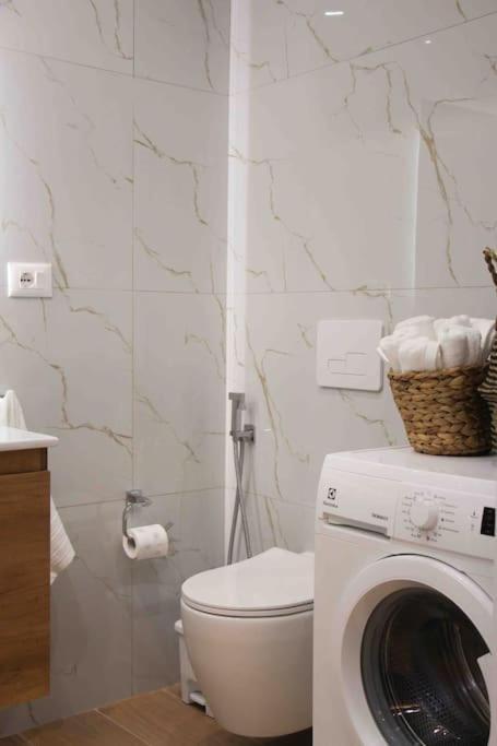 Apartamento Center Thebeeapartment, Myslym Shyri *
